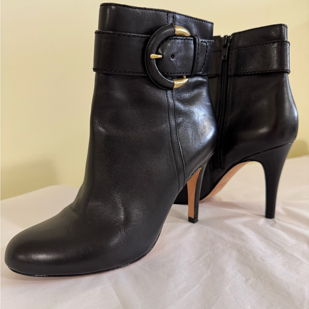 COACH Blossom Black Leather Belted Heeled Semi Mite Short Boots Sz 5.5